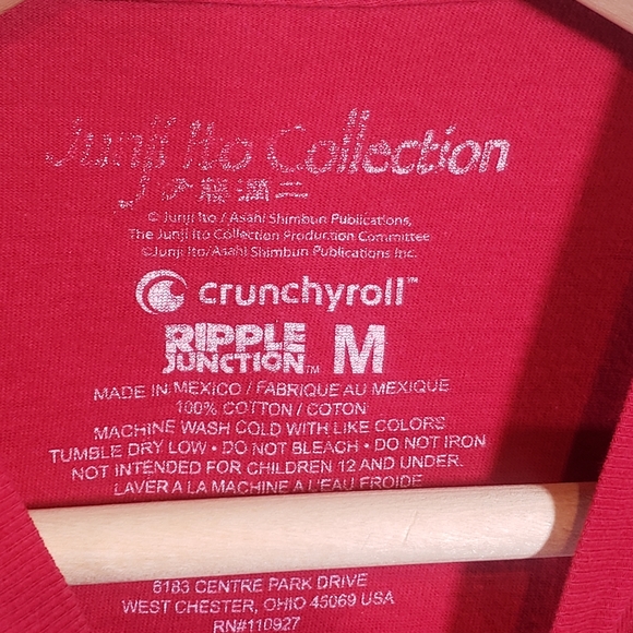 Junji Ito Crunchyroll Hot Topic Tomie Shirt - Picture 4 of 4